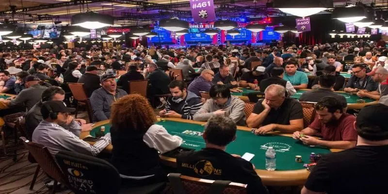 Blind trong Poker Tournament 